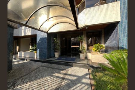 Apartamento para alugar com 175m², 4 quartos e 3 vagas Apartamento para alugar com 175m², 4 quartos e 3 vagasVista