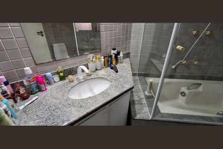 Apartamento à venda com 200m², 4 quartos e 3 vagasBanheiro Suíte 1