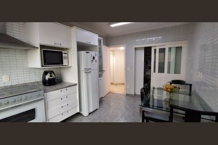 Apartamento à venda com 200m², 4 quartos e 3 vagasCozinha