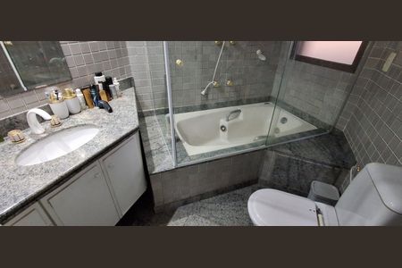 Apartamento à venda com 200m², 4 quartos e 3 vagasBanheiro Suíte 1