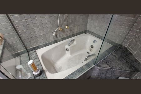 Apartamento à venda com 200m², 4 quartos e 3 vagasBanheiro Suíte 1