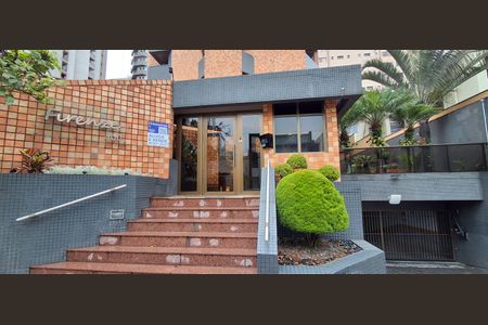 Apartamento à venda com 200m², 4 quartos e 3 vagasFachada