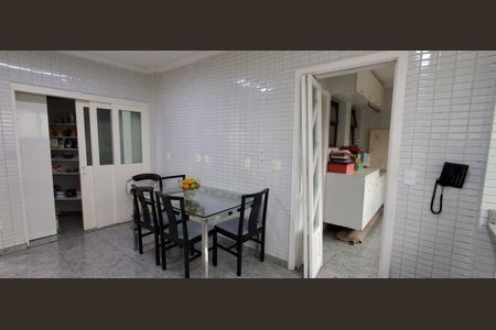 Apartamento à venda com 200m², 4 quartos e 3 vagasCozinha