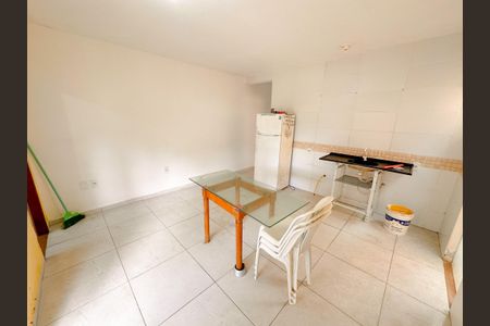 Sala/Cozinha de casa para alugar com 2 quartos, 135m² em São João do Rio Vermelho, Florianópolis