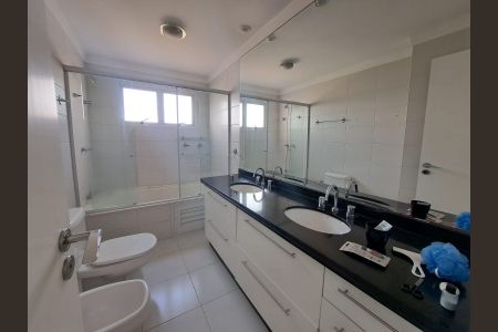 Apartamento para alugar com 170m², 4 quartos e 3 vagas Apartamento para alugar com 170m², 4 quartos e 3 vagasBanheiro suíte 1