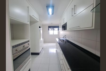 Apartamento para alugar com 170m², 4 quartos e 3 vagas Apartamento para alugar com 170m², 4 quartos e 3 vagasCozinha