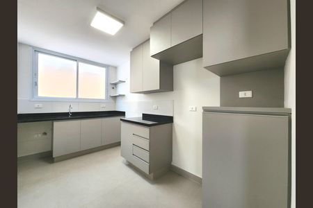 Cozinha de apartamento para alugar com 2 quartos, 75m² em Indianópolis, São Paulo