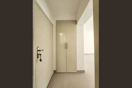 Corredor de apartamento para alugar com 2 quartos, 75m² em Indianópolis, São Paulo