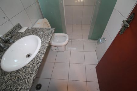Casa de condomínio à venda com 130m², 3 quartos e 3 vagasBanheiro 1