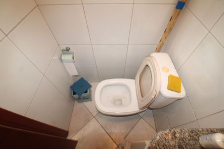 Casa de condomínio à venda com 130m², 3 quartos e 3 vagasLavabo
