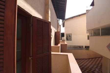 Casa de condomínio à venda com 130m², 3 quartos e 3 vagasQuarto 1 - Varanda