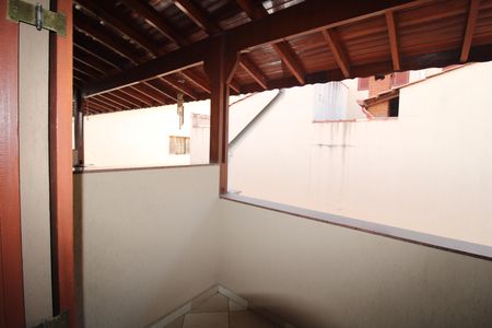 Casa de condomínio à venda com 130m², 3 quartos e 3 vagasQuarto 3 - Varanda