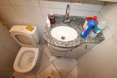 Casa de condomínio à venda com 130m², 3 quartos e 3 vagasLavabo