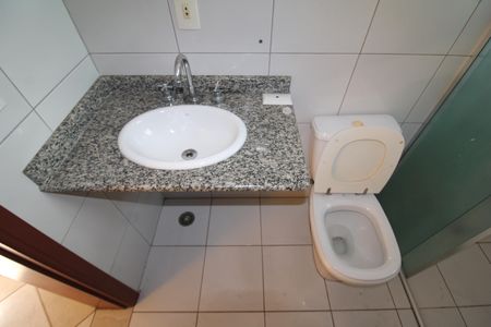 Casa de condomínio à venda com 130m², 3 quartos e 3 vagasBanheiro 1
