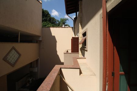 Casa de condomínio à venda com 130m², 3 quartos e 3 vagasQuarto 1 - Varanda