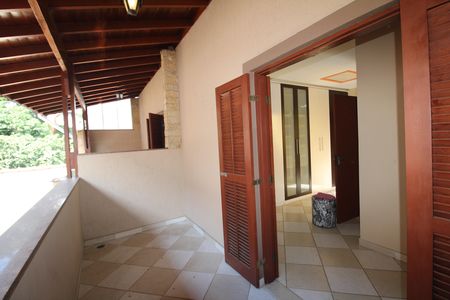 Casa de condomínio à venda com 130m², 3 quartos e 3 vagasQuarto 3 - Varanda