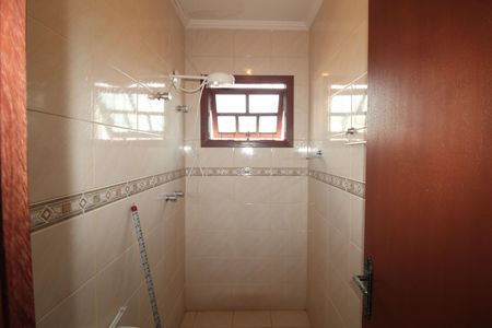 Casa de condomínio à venda com 130m², 3 quartos e 3 vagasBanheiro 2
