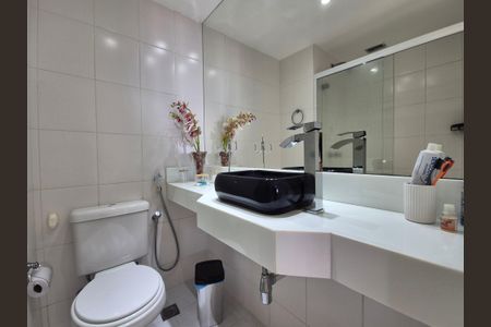 Apartamento à venda com 68m², 2 quartos e 1 vagaBanheiro Social