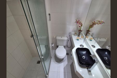 Apartamento à venda com 68m², 2 quartos e 1 vagaBanheiro Social