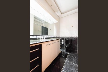 Casa à venda com 200m², 3 quartos e 2 vagas Casa à venda com 200m², 3 quartos e 2 vagasBanheiro da Suíte 1