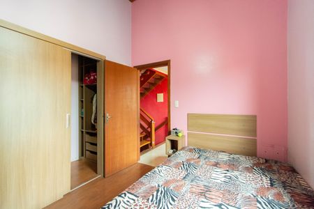 Casa à venda com 200m², 3 quartos e 2 vagas Casa à venda com 200m², 3 quartos e 2 vagasSuíte 2