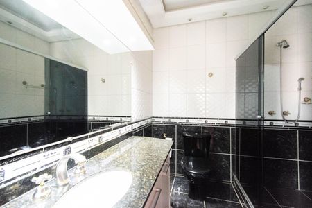 Casa à venda com 200m², 3 quartos e 2 vagas Casa à venda com 200m², 3 quartos e 2 vagasBanheiro da Suíte 1