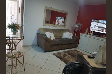 Sala de casa de condomínio à venda com 3 quartos, 200m² em Taquara, Rio de Janeiro