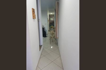 Casa de condomínio à venda com 200m², 3 quartos e 3 vagasCorredor