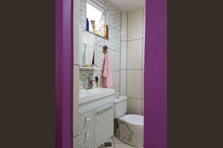 Banheiro de casa de condomínio à venda com 3 quartos, 200m² em Taquara, Rio de Janeiro