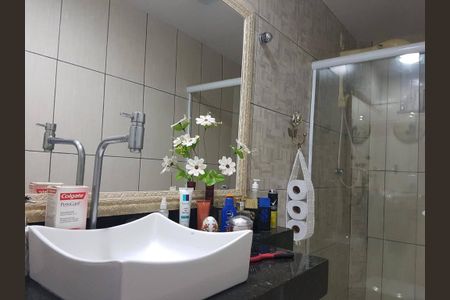 Banheiro de casa de condomínio à venda com 3 quartos, 200m² em Taquara, Rio de Janeiro