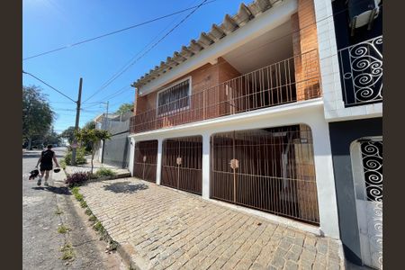 Casa para alugar com 150m², 3 quartos e 2 vagas Casa para alugar com 150m², 3 quartos e 2 vagasFachada