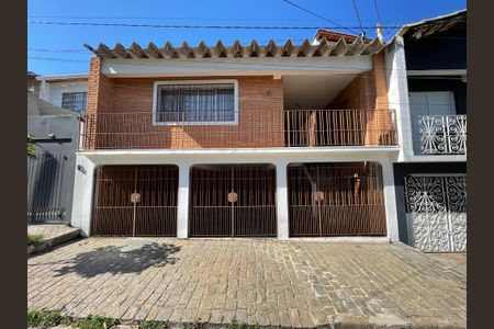 Casa para alugar com 150m², 3 quartos e 2 vagas Casa para alugar com 150m², 3 quartos e 2 vagasFachada