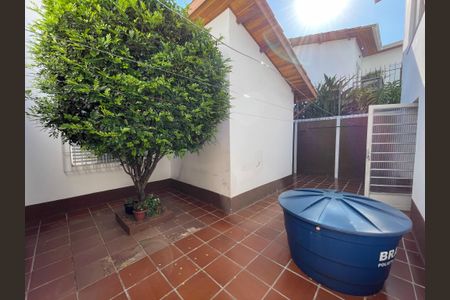 Casa para alugar com 150m², 3 quartos e 2 vagas Casa para alugar com 150m², 3 quartos e 2 vagasQuintal