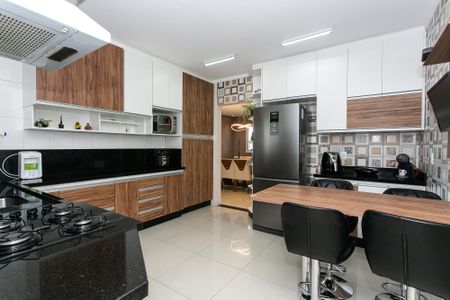 Apartamento à venda com 130m², 3 quartos e 2 vagasCozinha