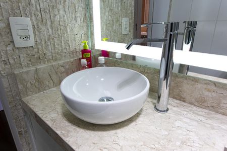 Apartamento à venda com 130m², 3 quartos e 2 vagasBanheiro da Suíte 3