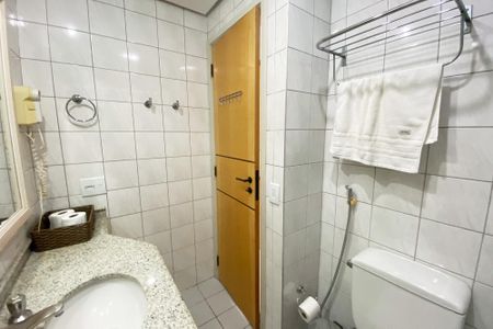 Studio para alugar com 32m², 1 quarto e 1 vaga Studio para alugar com 32m², 1 quarto e 1 vagaBanheiro Social
