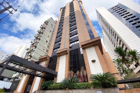 Studio para alugar com 32m², 1 quarto e 1 vaga Studio para alugar com 32m², 1 quarto e 1 vagaFachada