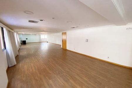Studio para alugar com 32m², 1 quarto e 1 vaga Studio para alugar com 32m², 1 quarto e 1 vagaÁrea comum - Salão de festas