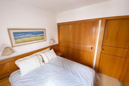 Studio para alugar com 32m², 1 quarto e 1 vaga Studio para alugar com 32m², 1 quarto e 1 vagaStudio