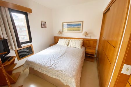 Studio para alugar com 32m², 1 quarto e 1 vaga Studio para alugar com 32m², 1 quarto e 1 vagaStudio