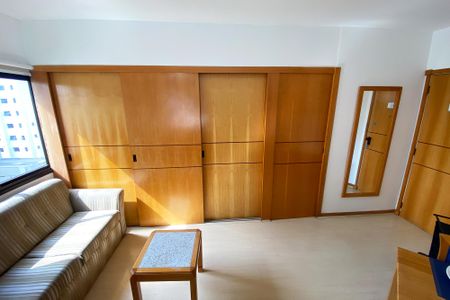 Studio para alugar com 32m², 1 quarto e 1 vaga Studio para alugar com 32m², 1 quarto e 1 vagaStudio