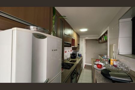 Apartamento à venda com 77m², 2 quartos e 1 vaga Apartamento à venda com 77m², 2 quartos e 1 vagaCozinha e Área de Serviço