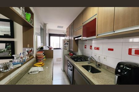 Apartamento à venda com 77m², 2 quartos e 1 vaga Apartamento à venda com 77m², 2 quartos e 1 vagaCozinha e Área de Serviço