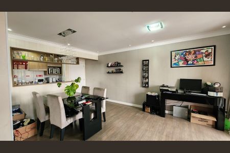 Apartamento à venda com 77m², 2 quartos e 1 vaga Apartamento à venda com 77m², 2 quartos e 1 vagaSala