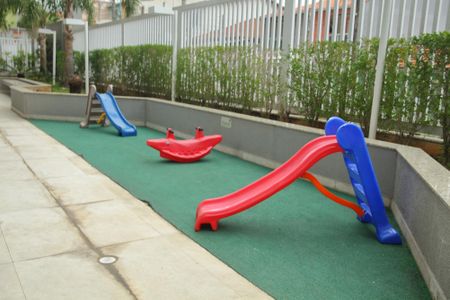Apartamento à venda com 71m², 2 quartos e 2 vagasÁrea comum - Playground