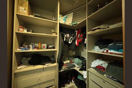 Apartamento à venda com 71m², 2 quartos e 2 vagasCloset da Suíte