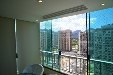 Apartamento à venda com 67m², 2 quartos e 1 vagaSala