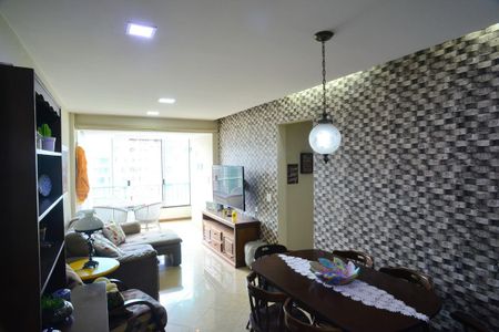 Apartamento à venda com 67m², 2 quartos e 1 vagaSala