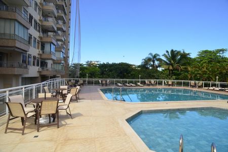 Apartamento à venda com 67m², 2 quartos e 1 vagaÁrea Comum - Piscina