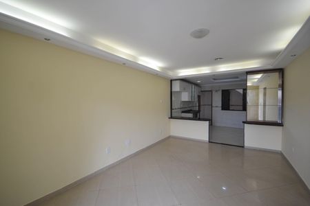 Casa para alugar com 225m², 2 quartos e 3 vagas Casa para alugar com 225m², 2 quartos e 3 vagasSala